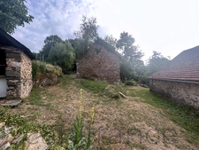 Ensemble de Propriété entouré par 4 hectares secteur Beaulieu-sur-Dordogne 