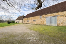 Ancienne ferme de tabac à réinventer – Maison en pierres, grange et séchoir