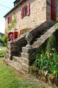 Charmante maison de campagne avec jardin et garage