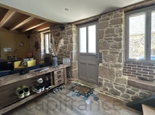 Ensemble de propriété - 3 maisons restaurées et une vaste grange secteur Lanteuil