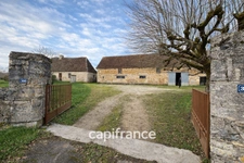 Ancienne ferme de tabac à réinventer – Maison en pierres, grange et séchoir