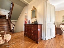 Ensemble de propriété - maison bourgeoise, deuxième logement/bureaux, grange, 1 hectare