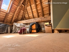 Ensemble de propriété - maison bourgeoise, deuxième logement/bureaux, grange, 1 hectare