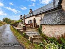  CORRÈZE – PROPRIÉTÉ SUR 6 HECTARES, SOURCE, FORET AVEC MAISON PRINCIPALE ET 4 GÎTES – VALLÉE DE LA DORDOGNE