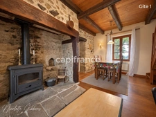  CORRÈZE – PROPRIÉTÉ SUR 6 HECTARES, SOURCE, FORET AVEC MAISON PRINCIPALE ET 4 GÎTES – VALLÉE DE LA DORDOGNE