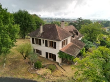 Charmante maison en pierres avec 4 chambres, Liourdres