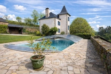 Character property approximately 20 minutes from Collonges-la-Rouge and 20 minutes from Brive-la-Gaillarde