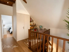 Jolie maison en pierres avec petites dépendances