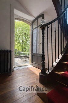 Character property approximately 20 minutes from Collonges-la-Rouge and 20 minutes from Brive-la-Gaillarde