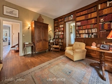 Ensemble de propriété - maison bourgeoise, deuxième logement/bureaux, grange, 1 hectare