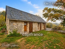  CORRÈZE – PROPRIÉTÉ SUR 6 HECTARES, SOURCE, FORET AVEC MAISON PRINCIPALE ET 4 GÎTES – VALLÉE DE LA DORDOGNE
