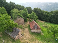 Ensemble de Propriété entouré par 4 hectares secteur Beaulieu-sur-Dordogne 