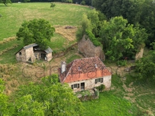 Ensemble de Propriété entouré par 4 hectares secteur Beaulieu-sur-Dordogne 