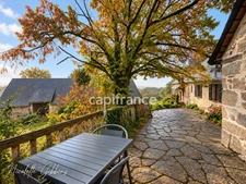  CORRÈZE – PROPRIÉTÉ SUR 6 HECTARES, SOURCE, FORET AVEC MAISON PRINCIPALE ET 4 GÎTES – VALLÉE DE LA DORDOGNE