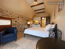  CORRÈZE – PROPRIÉTÉ SUR 6 HECTARES, SOURCE, FORET AVEC MAISON PRINCIPALE ET 4 GÎTES – VALLÉE DE LA DORDOGNE
