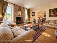 Ensemble de propriété - maison bourgeoise, deuxième logement/bureaux, grange, 1 hectare