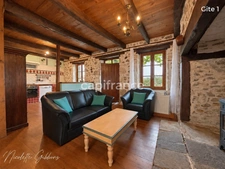  CORRÈZE – PROPRIÉTÉ SUR 6 HECTARES, SOURCE, FORET AVEC MAISON PRINCIPALE ET 4 GÎTES – VALLÉE DE LA DORDOGNE