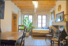 Maison à vendre 147m², 2 chambres, jardin + dépendances CURIS AU MONT D'OR (69250)