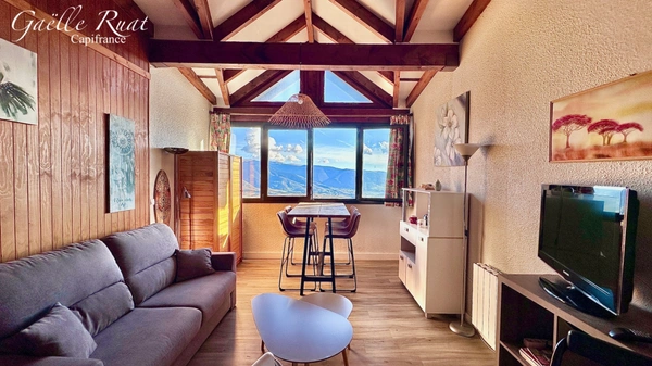 FONT-ROMEU – EXCLUSIVITÉ – STUDIO CABINE MEZZANINE AU PIED DU TÉLÉCABINE, DERNIER ÉTAGE, VUE PANORAMIQUE SUR LES PYRÉNÉES, PARKING COUVERT ET CAVE