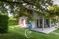     Maison aux Marches limite Myans, 4 chambres, piscine et grand terrain possible