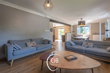     Randens Val d’Arc – Maison rénovée 218 m² avec fort potentiel