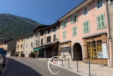    Appartement rénové à Montmélian avec terrasse et vue Mont-Blanc