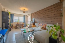 Saint-Alban-Leysse – T2 de 49 m² rénové avec balcon et garage, au pied des commerces