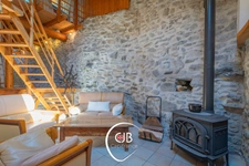 Bâtisse savoyarde rénovée 172 m² – Confort et authenticité – Maurienne