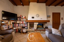     Maison aux Marches limite Myans, 4 chambres, piscine et grand terrain possible