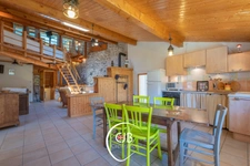 Bâtisse savoyarde rénovée 172 m² – Confort et authenticité – Maurienne