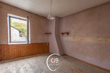 Cruet – Maison 62 m² avec atelier, jardin et combles aménageables