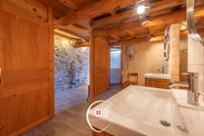 Bâtisse savoyarde rénovée 172 m² – Confort et authenticité – Maurienne
