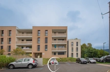 Appartement récent 2 chambres avec balcon, vue montagne et garage 