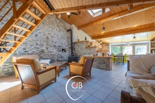 Bâtisse savoyarde rénovée 172 m² – Confort et authenticité – Maurienne