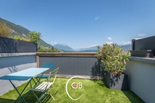     Appartement rénové à Montmélian avec terrasse et vue Mont-Blanc