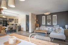 Sonnaz – Maison 220 m², DPE B et appartement en rez-de-jardin