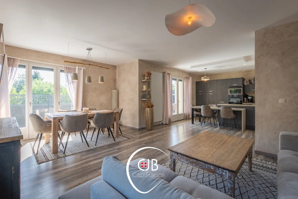 Sonnaz – Maison 220 m², DPE B et appartement en rez-de-jardin