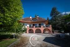 Saint-Alban-Leysse maison avec piscine, superbe vue et terrain de 2965 m²