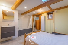 Bâtisse savoyarde rénovée 172 m² – Confort et authenticité – Maurienne