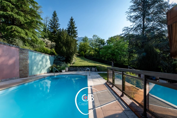 Saint-Alban-Leysse maison avec piscine, superbe vue et terrain de 2965 m²