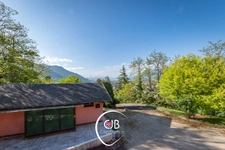 Saint-Alban-Leysse house with swimming pool, superb view and 2965 m² of land