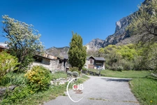 Bâtisse savoyarde rénovée 172 m² – Confort et authenticité – Maurienne