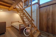 Bâtisse savoyarde rénovée 172 m² – Confort et authenticité – Maurienne