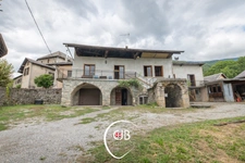 Cruet – Maison de vigneron 105 m² avec 135 m² de dépendances