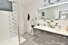 PUJOLS (47)-188 m² de confort et d’espace, 4 chambres, piscine et triple garage