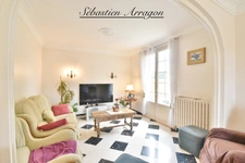 DAUSSE (47) - Maison familiale avec deux logements indépendants et plus de 5 700 m² de terrain 