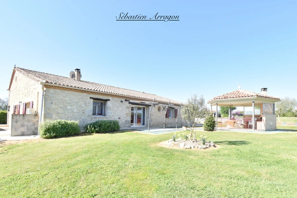 Propriete en pierre à vendre 8 pièces CANCON (47)