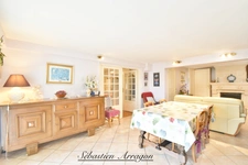 DAUSSE (47) - Maison familiale avec deux logements indépendants et plus de 5 700 m² de terrain 