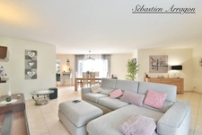 PUJOLS (47)-188 m² de confort et d’espace, 4 chambres, piscine et triple garage