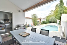 VILLENEUVE-SUR-LOT – BELLE MAISON FAMILIALE RÉNOVÉE AVEC PISCINE, JARDIN ET AUCUN TRAVAUX À PRÉVOIR